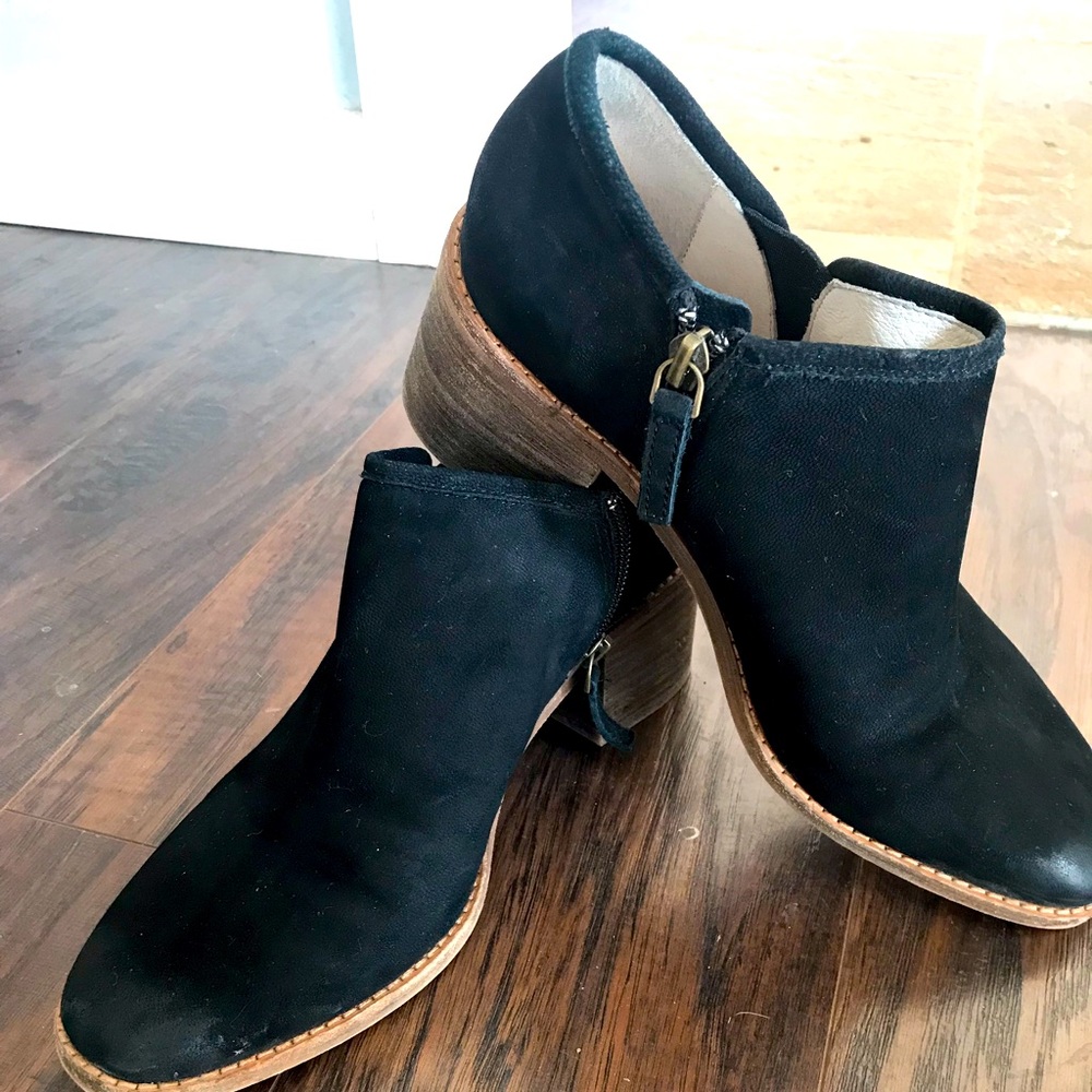 Caslon healed booties